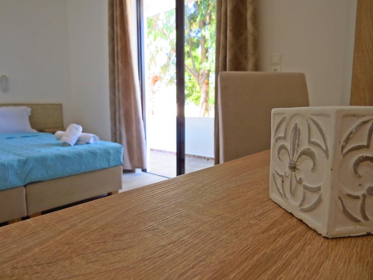 Loukas Beach Rooms 키오타리 외부 사진